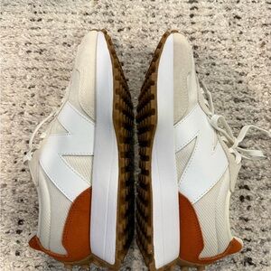 *NEW* New Balance Women 327 Sneaker